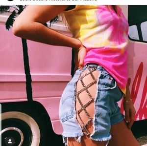 Vintage levi shorts with chain detail